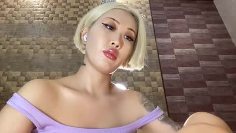 Snapshot of akemi_jp chatting on February 2025 09:35:02 PM Akemi online show from February 2025 09:35:02 PM