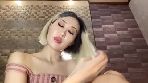 Snapshot of akemi_jp chatting on September 2025 09:42:02 PM Akemi online show from September 2025 09:42:02 PM