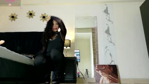 Akemi online show from April 2026 08:06:02 PM