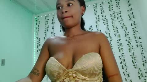 Snapshot of akemy_saunderz chatting on May 2026 03:37:02 AM akemy_saunderz online show from May 2026 03:37:02 AM