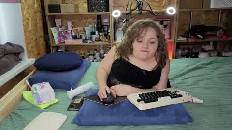 Natalie online show from December 2025 06:21:02 AM