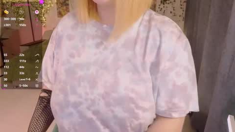 Aki online show from October 2025 12:11:01 PM