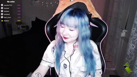 akirahartyx online show from January 2025 01:28:01 PM