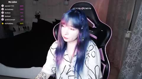 akirahartyx online show from October 2025 03:33:02 PM