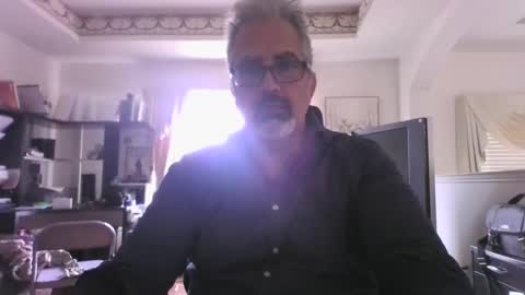 Snapshot of aladdin31673 chatting on December 2025 05:20:02 PM aladdin31673 online show from December 2025 05:20:02 PM