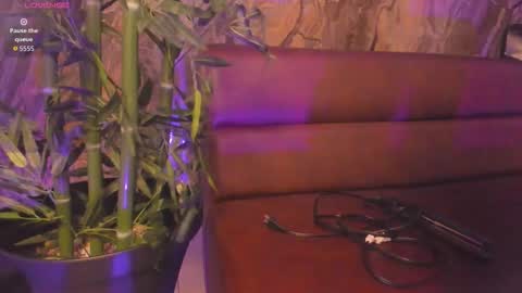 ALAHIA online show from December 2025 05:18:02 PM