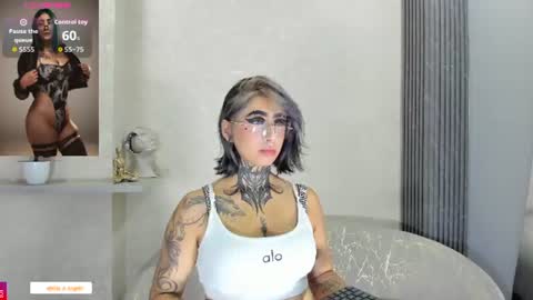 Snapshot of alahia_dangelo_ chatting on June 2026 04:42:02 PM ALAHIA online show from June 2026 04:42:02 PM