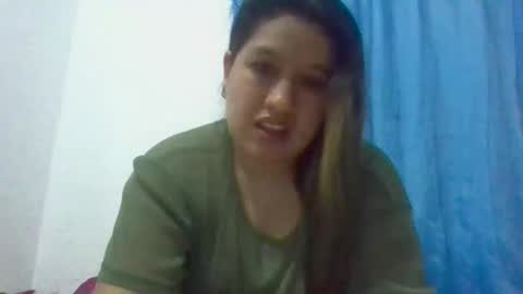 Snapshot of alahia_fox chatting on November 2025 01:52:01 AM alahia online show from November 2025 01:52:01 AM