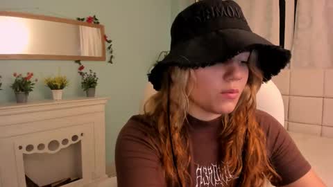 Alaia online show from February 2025 01:44:01 PM