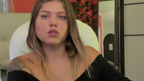 Snapshot of alaia_greyy chatting on May 2026 01:29:02 PM Alaia online show from May 2026 01:29:02 PM