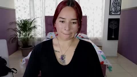 Alaia Skater online show from November 2025 07:02:02 PM