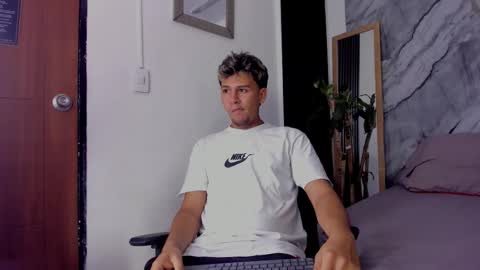 alan__smith online show from November 2025 07:45:02 PM