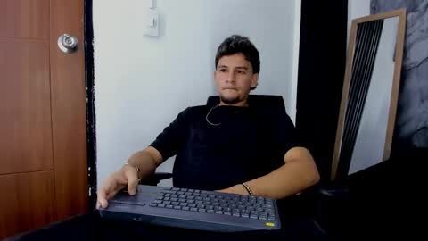 alan__smith online show from December 2025 08:37:02 PM