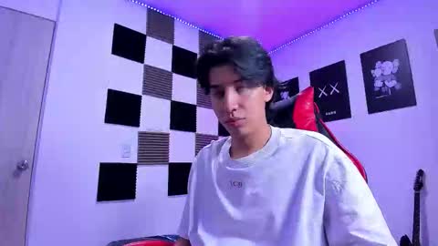 Snapshot of alan_boy01 chatting on January 2026 11:14:01 PM Alan Boy online show from January 2026 11:14:01 PM