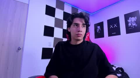 Snapshot of alan_boy01 chatting on February 2026 03:43:01 PM Alan Boy online show from February 2026 03:43:01 PM