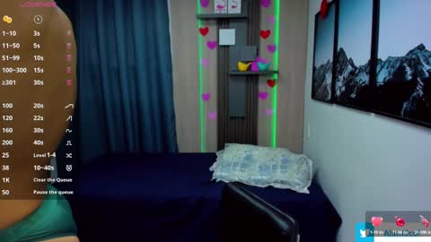 Alan  Kevin can we reach 100 thumbs up please guys  online show from February 2025 11:38:02 AM