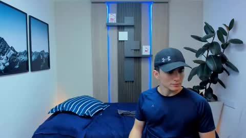 Alan  Kevin can we reach 100 thumbs up please guys  online show from January 2026 07:08:01 PM