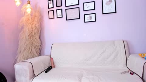 Alana online show from February 2025 12:55:02 PM