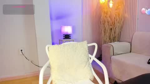 Snapshot of alana__rossetti chatting on July 2026 12:09:01 PM Alana online show from July 2026 12:09:01 PM
