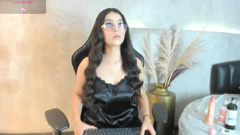 Snapshot of alana_cutte chatting on May 2026 04:17:01 AM alana_cutte online show from May 2026 04:17:01 AM