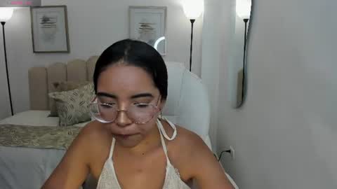 Snapshot of alana_martiins chatting on June 2026 07:27:01 PM alana online show from June 2026 07:27:01 PM