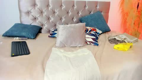 alana_vega69 online show from October 2025 02:35:01 PM