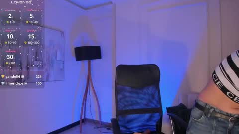 Alana online show from November 2025 11:54:02 PM