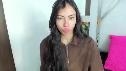 Snapshot of alanahott_ chatting on February 2026 04:05:02 AM Alana hot online show from February 2026 04:05:02 AM