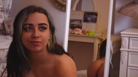 Snapshot of alanamilani chatting on January 2025 01:59:02 AM AlanaMilani online show from January 2025 01:59:02 AM