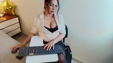 alanawestt online show from November 2025 09:46:02 PM