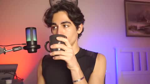 idenavarre online show from January 2025 10:55:01 PM