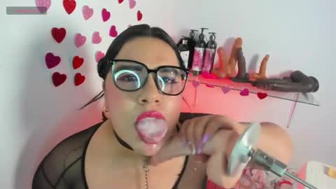 Snapshot of alanna_sloppy chatting on May 2026 01:13:01 AM alana silver online show from May 2026 01:13:01 AM