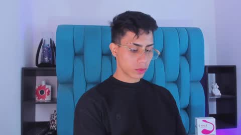 Snapshot of alannaughty_ chatting on January 2025 10:22:02 PM alannaughty_ online show from January 2025 10:22:02 PM