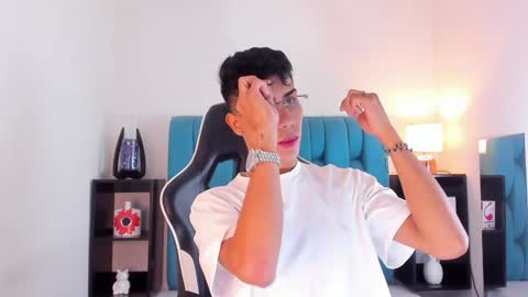 Snapshot of alannaughty_ chatting on January 2025 10:53:02 AM alannaughty_ online show from January 2025 10:53:02 AM