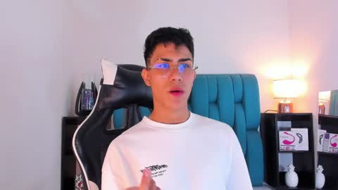 Snapshot of alannaughty_ chatting on February 2025 05:18:01 AM alannaughty_ online show from February 2025 05:18:01 AM