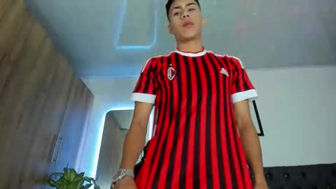 alannaughty_ online show from November 2025 12:24:01 AM