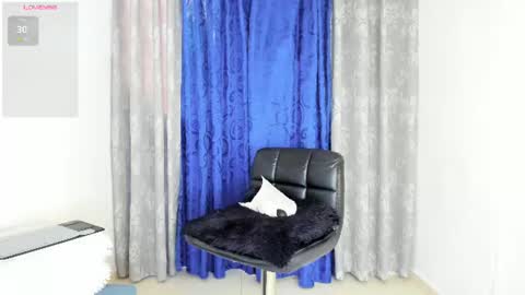 Snapshot of alannis_blue1 chatting on June 2026 05:55:01 PM ALANNIS online show from June 2026 05:55:01 PM