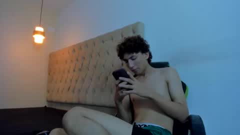 alantrickz365 online show from November 2025 02:17:02 AM