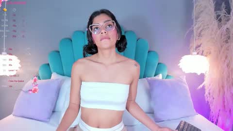 Alassia Hocthner online show from October 2025 12:02:01 PM