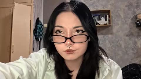 Im Katrina online show from November 2025 03:55:02 PM