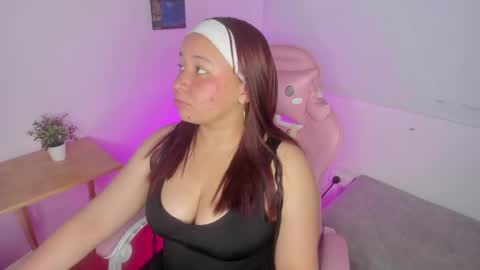 Snapshot of ale_alejandra chatting on May 2026 02:01:02 PM Alejandra online show from May 2026 02:01:02 PM