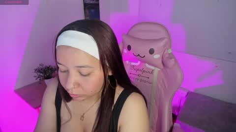 Snapshot of ale_alejandra chatting on June 2026 02:33:01 PM Alejandra online show from June 2026 02:33:01 PM
