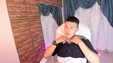 Aleck Boy online show from October 2025 07:19:02 PM