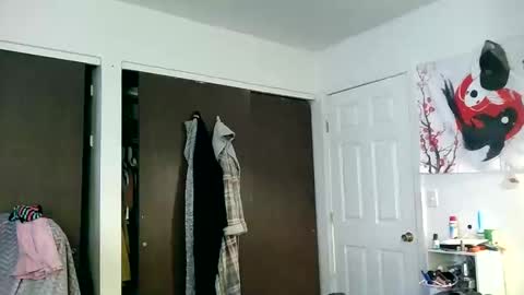 Snapshot of alecurclit chatting on December 2024 06:18:02 PM alecurclit online show from December 2024 06:18:02 PM