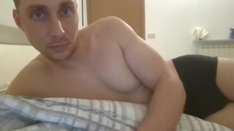 Snapshot of aledewalt chatting on December 2024 12:28:02 AM call me on skp alexdewalt online show from December 2024 12:28:02 AM