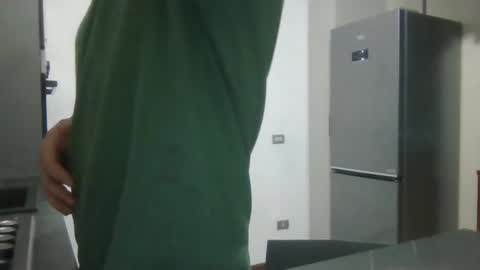 Snapshot of aledewalt chatting on January 2025 06:16:01 PM call me on skp alexdewalt online show from January 2025 06:16:01 PM