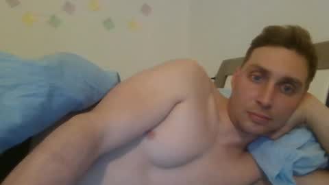 Snapshot of aledewalt chatting on February 2025 06:15:02 PM call me on skp alexdewalt online show from February 2025 06:15:02 PM
