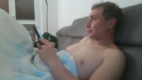 Snapshot of aledewalt chatting on March 2025 10:18:02 AM call me on skp alexdewalt online show from March 2025 10:18:02 AM