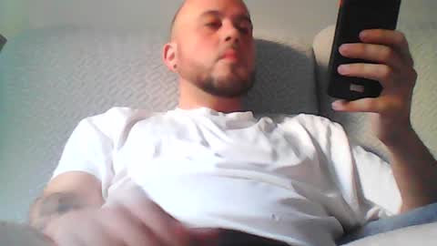 Snapshot of aleeexxxx4u chatting on June 2026 07:44:01 AM aleeexxxx4u online show from June 2026 07:44:01 AM