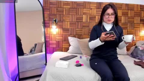 alessia online show from April 2026 01:28:01 PM